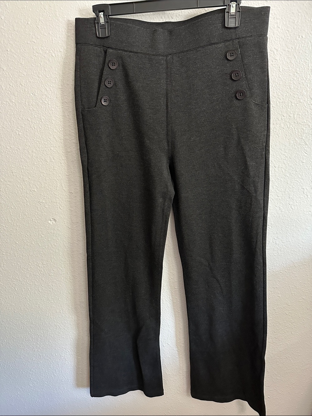 Betabrand Dark Heather Gray Pants with Front Button Accents Size Large Petite